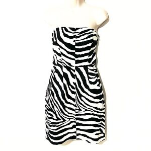 Express Zebra Strapless Mini Dress Pockets Satin Lined Black White Size 2